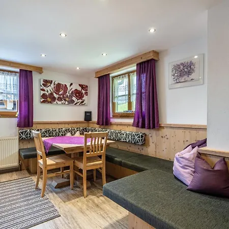 Unterlehenhof A アパート